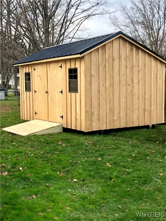 3 year old amish shed,