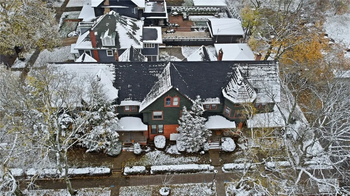 98 Barrington Street 560, Rochester, New York 1460, Rochester, New York 14607, 3 Bedrooms Bedrooms, 6 Rooms Rooms,1 BathroomBathrooms,Residential Lease,For Rent,98 Barrington Street 560, Rochester, New York 1460,0,R1650497