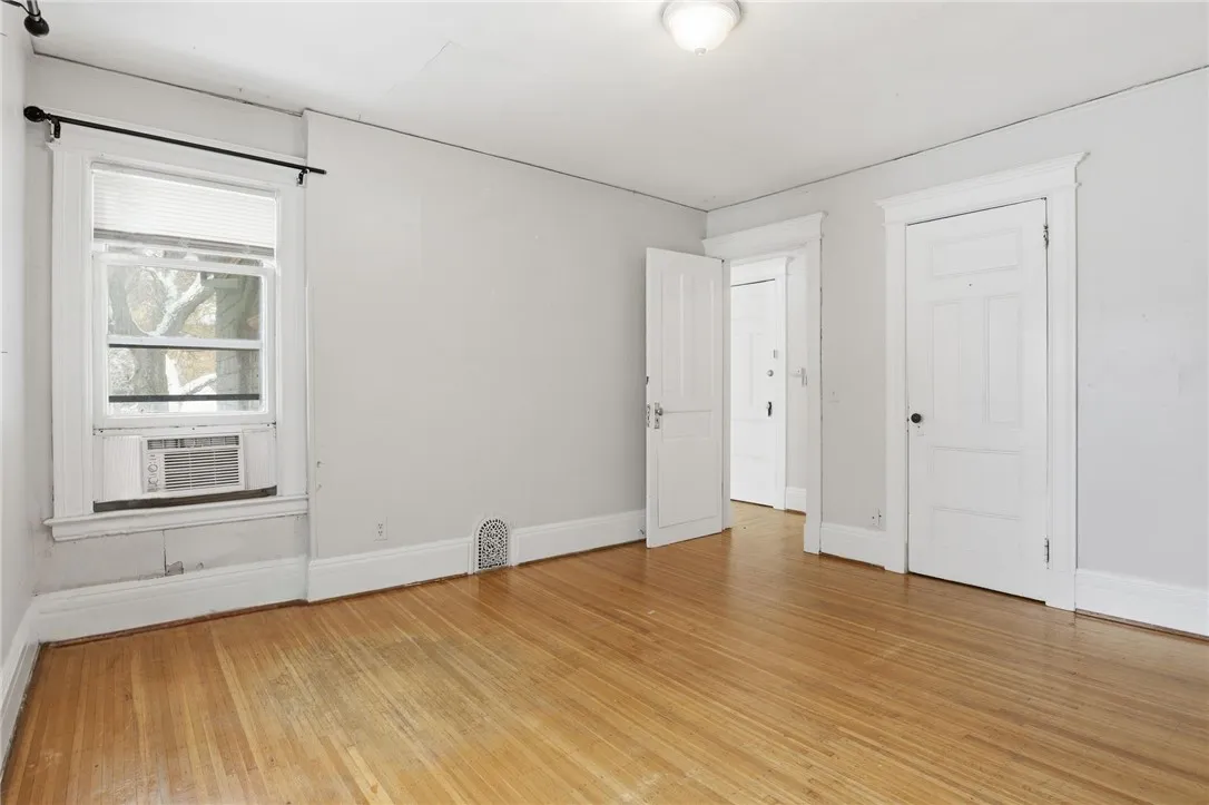 98 Barrington Street 560, Rochester, New York 1460, Rochester, New York 14607, 3 Bedrooms Bedrooms, 6 Rooms Rooms,1 BathroomBathrooms,Residential Lease,For Rent,98 Barrington Street 560, Rochester, New York 1460,0,R1650497