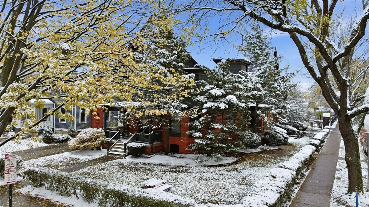 98 Barrington Street 560, Rochester, New York 1460, Rochester, New York 14607, 3 Bedrooms Bedrooms, 6 Rooms Rooms,1 BathroomBathrooms,Residential Lease,For Rent,98 Barrington Street 560, Rochester, New York 1460,0,R1650497