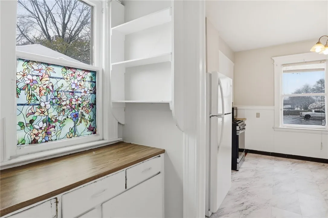 98 Barrington Street 560, Rochester, New York 1460, Rochester, New York 14607, 3 Bedrooms Bedrooms, 6 Rooms Rooms,1 BathroomBathrooms,Residential Lease,For Rent,98 Barrington Street 560, Rochester, New York 1460,0,R1650497