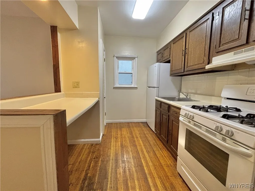 669 Potomac Avenue 1, Buffalo, New York 14222, Buffalo, New York 14222, 1 Bedroom Bedrooms, 4 Rooms Rooms,1 BathroomBathrooms,Residential Lease,For Rent,669 Potomac Avenue 1, Buffalo, New York 14222,0,B1650648