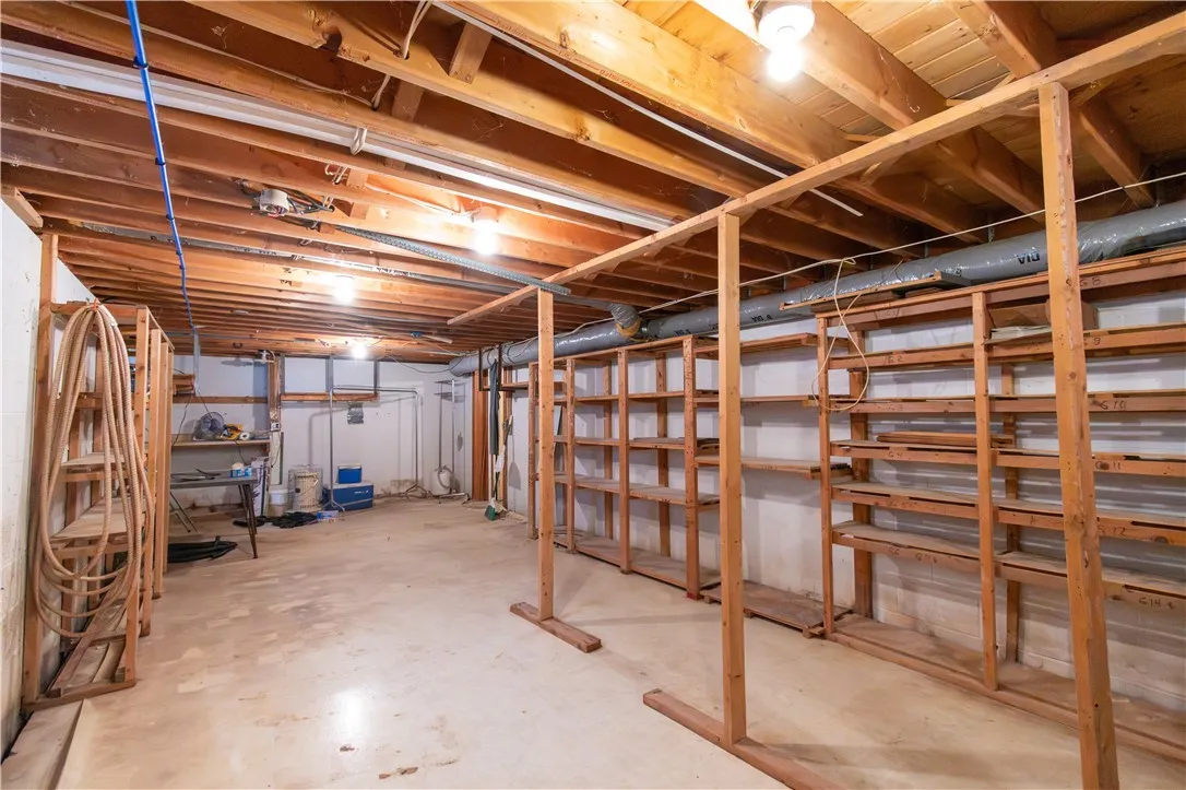 91 Shoreway Drive, Greece, New York 14612, Greece, New York 14612, 3 Bedrooms Bedrooms, 9 Rooms Rooms,2 BathroomsBathrooms,Residential,For Sale,91 Shoreway Drive, Greece, New York 14612,0,R1649982