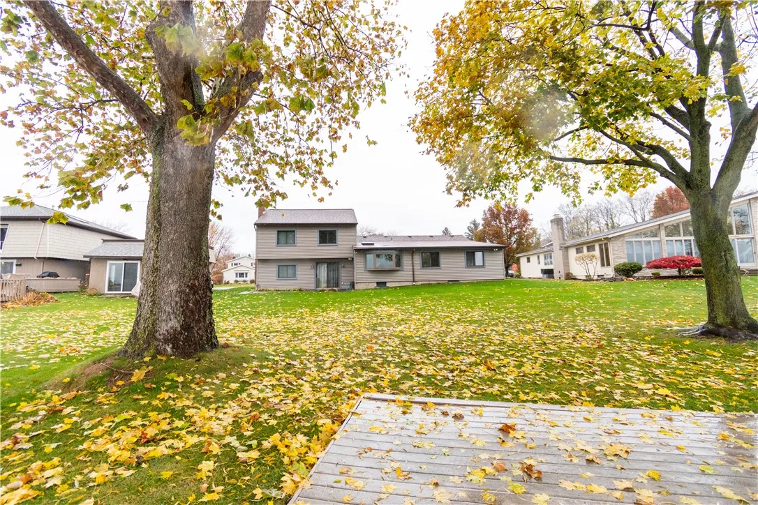 91 Shoreway Drive, Greece, New York 14612, Greece, New York 14612, 3 Bedrooms Bedrooms, 9 Rooms Rooms,2 BathroomsBathrooms,Residential,For Sale,91 Shoreway Drive, Greece, New York 14612,0,R1649982