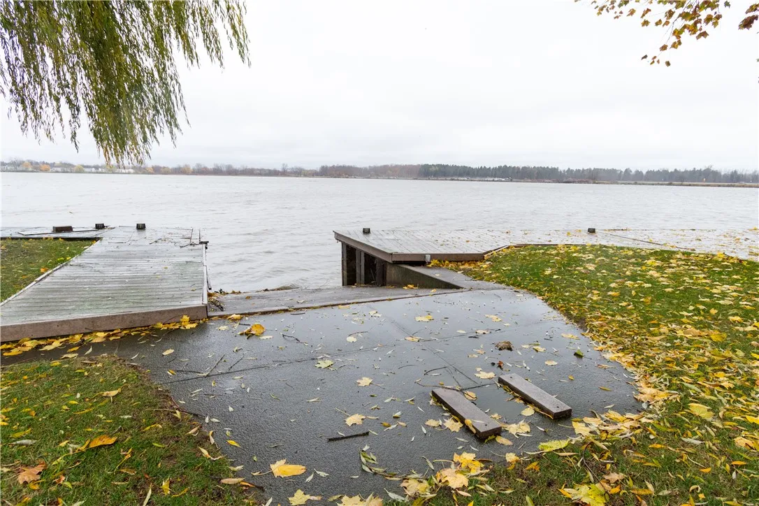 91 Shoreway Drive, Greece, New York 14612, Greece, New York 14612, 3 Bedrooms Bedrooms, 9 Rooms Rooms,2 BathroomsBathrooms,Residential,For Sale,91 Shoreway Drive, Greece, New York 14612,0,R1649982