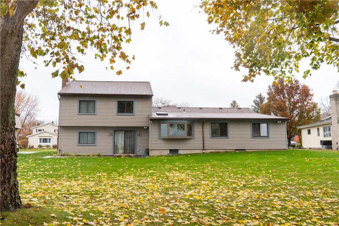 91 Shoreway Drive, Greece, New York 14612, Greece, New York 14612, 3 Bedrooms Bedrooms, 9 Rooms Rooms,2 BathroomsBathrooms,Residential,For Sale,91 Shoreway Drive, Greece, New York 14612,0,R1649982