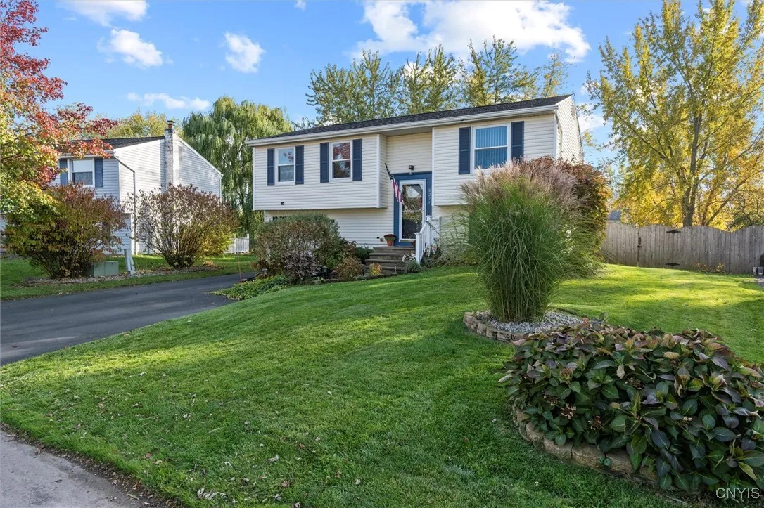 8221 Lucchesi Drive, Clay, New York 13041, Clay, New York 13041, 3 Bedrooms Bedrooms, 7 Rooms Rooms,2 BathroomsBathrooms,Residential,For Sale,8221 Lucchesi Drive, Clay, New York 13041,0,S1650439