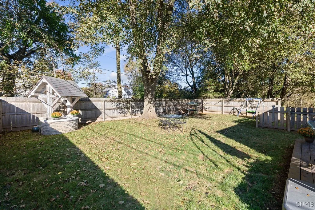 207 Lansdowne Road, Dewitt, New York 13214, De Witt, New York 13214, 3 Bedrooms Bedrooms, 8 Rooms Rooms,1 BathroomBathrooms,Residential,For Sale,207 Lansdowne Road, Dewitt, New York 13214,0,S1650475