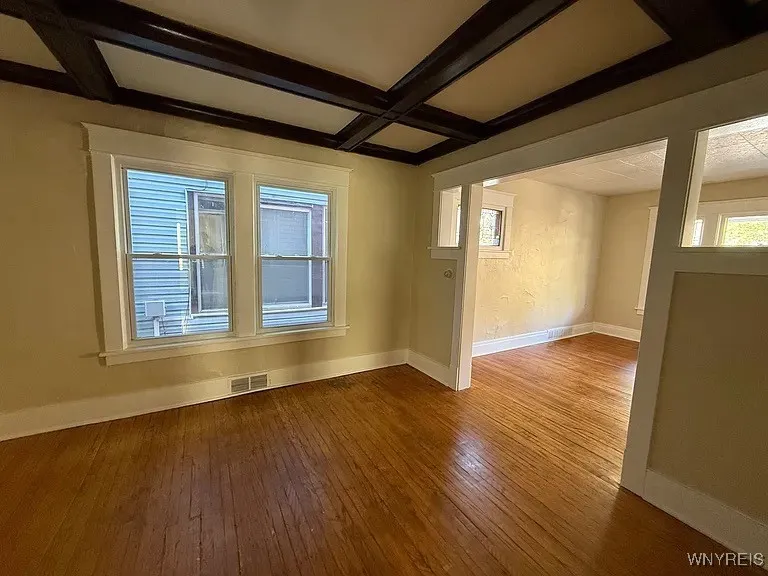 76 Vernon Place Lower, Buffalo, New York 14214, Buffalo, New York 14214, 3 Bedrooms Bedrooms, 6 Rooms Rooms,1 BathroomBathrooms,Residential Lease,For Rent,76 Vernon Place Lower, Buffalo, New York 14214,0,B1650674