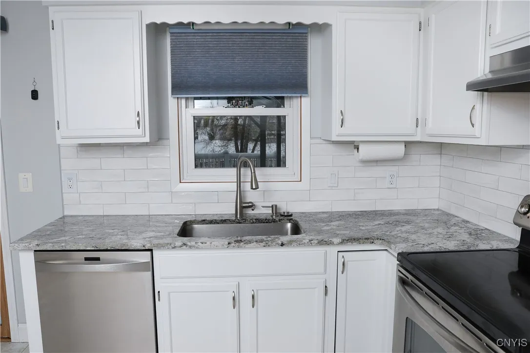 5238 Brescia, Clay, New York 13041, Clay, New York 13041, 4 Bedrooms Bedrooms, 10 Rooms Rooms,2 BathroomsBathrooms,Residential,For Sale,5238 Brescia, Clay, New York 13041,0,S1650614