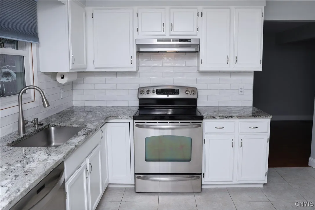 5238 Brescia, Clay, New York 13041, Clay, New York 13041, 4 Bedrooms Bedrooms, 10 Rooms Rooms,2 BathroomsBathrooms,Residential,For Sale,5238 Brescia, Clay, New York 13041,0,S1650614