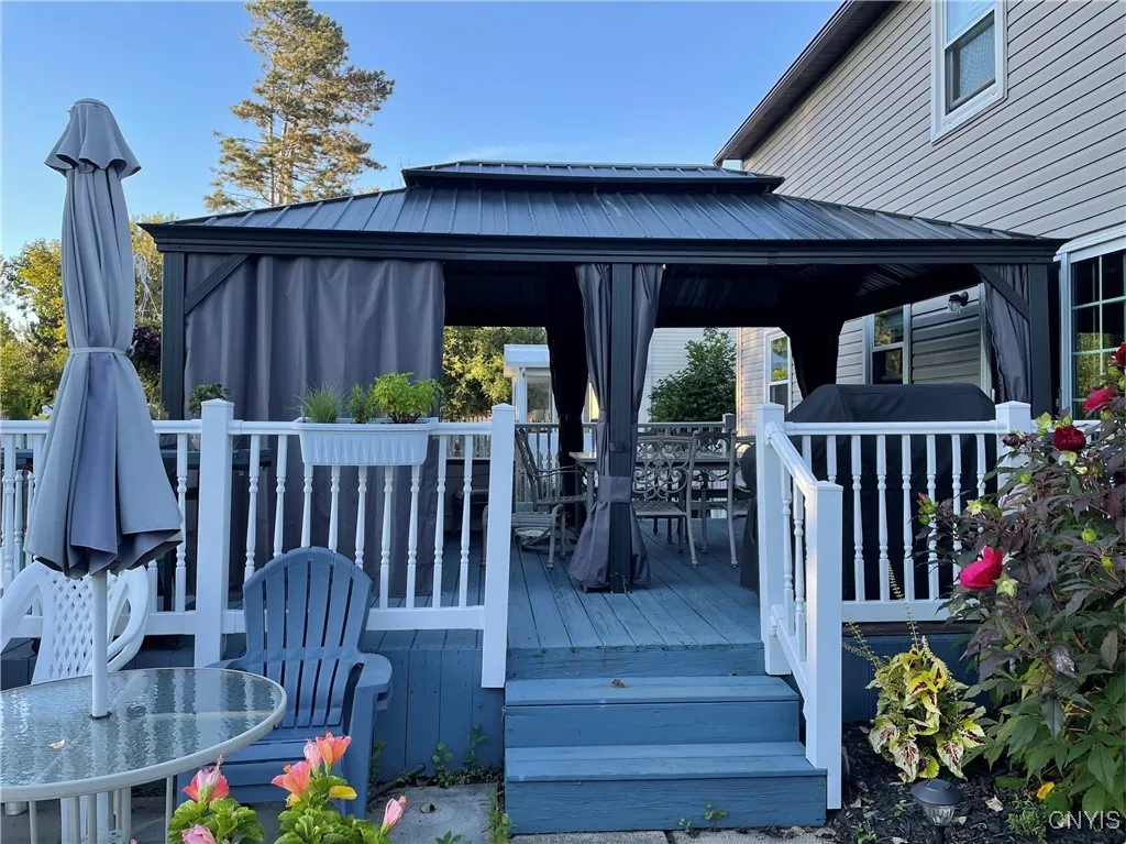 5238 Brescia, Clay, New York 13041, Clay, New York 13041, 4 Bedrooms Bedrooms, 10 Rooms Rooms,2 BathroomsBathrooms,Residential,For Sale,5238 Brescia, Clay, New York 13041,0,S1650614