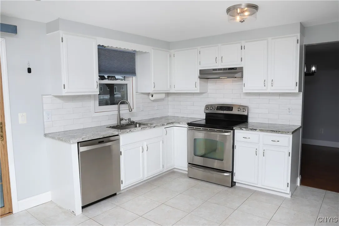 5238 Brescia, Clay, New York 13041, Clay, New York 13041, 4 Bedrooms Bedrooms, 10 Rooms Rooms,2 BathroomsBathrooms,Residential,For Sale,5238 Brescia, Clay, New York 13041,0,S1650614