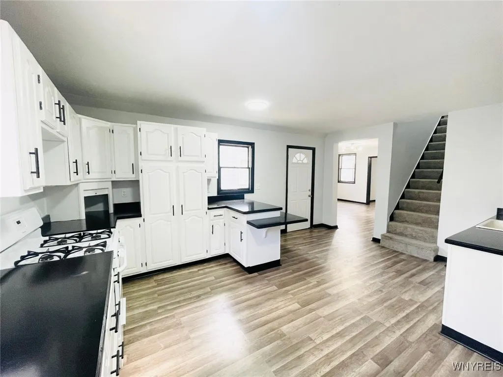 395 Dearborn Street, Buffalo, New York 14207, Buffalo, New York 14207, 4 Bedrooms Bedrooms, 8 Rooms Rooms,2 BathroomsBathrooms,Residential,For Sale,395 Dearborn Street, Buffalo, New York 14207,0,B1650678