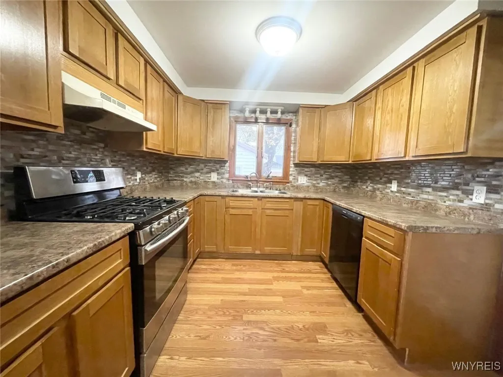 45 Unger Avenue, Buffalo, New York 14210, Buffalo, New York 14210, 3 Bedrooms Bedrooms, 6 Rooms Rooms,1 BathroomBathrooms,Residential,For Sale,45 Unger Avenue, Buffalo, New York 14210,0,B1650688