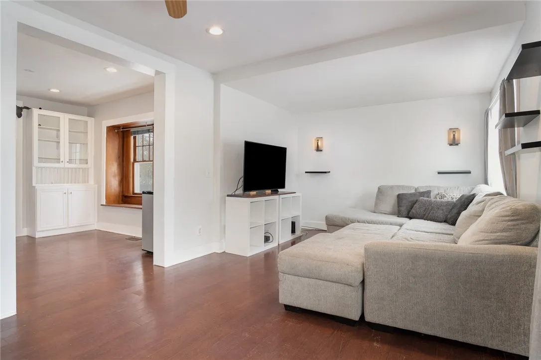 394 Laurelton Road, Irondequoit, New York 14609, Irondequoit, New York 14609, 2 Bedrooms Bedrooms, 5 Rooms Rooms,1 BathroomBathrooms,Residential,For Sale,394 Laurelton Road, Irondequoit, New York 14609,0,R1650230