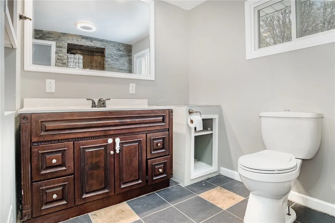 394 Laurelton Road, Irondequoit, New York 14609, Irondequoit, New York 14609, 2 Bedrooms Bedrooms, 5 Rooms Rooms,1 BathroomBathrooms,Residential,For Sale,394 Laurelton Road, Irondequoit, New York 14609,0,R1650230