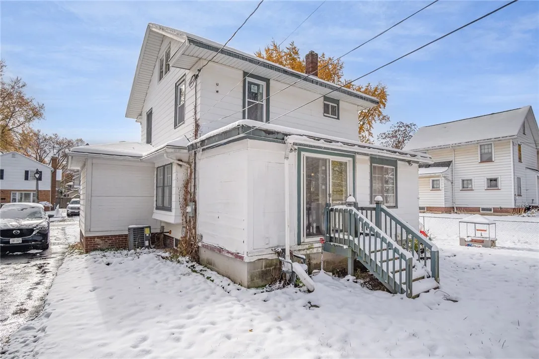 394 Laurelton Road, Irondequoit, New York 14609, Irondequoit, New York 14609, 2 Bedrooms Bedrooms, 5 Rooms Rooms,1 BathroomBathrooms,Residential,For Sale,394 Laurelton Road, Irondequoit, New York 14609,0,R1650230