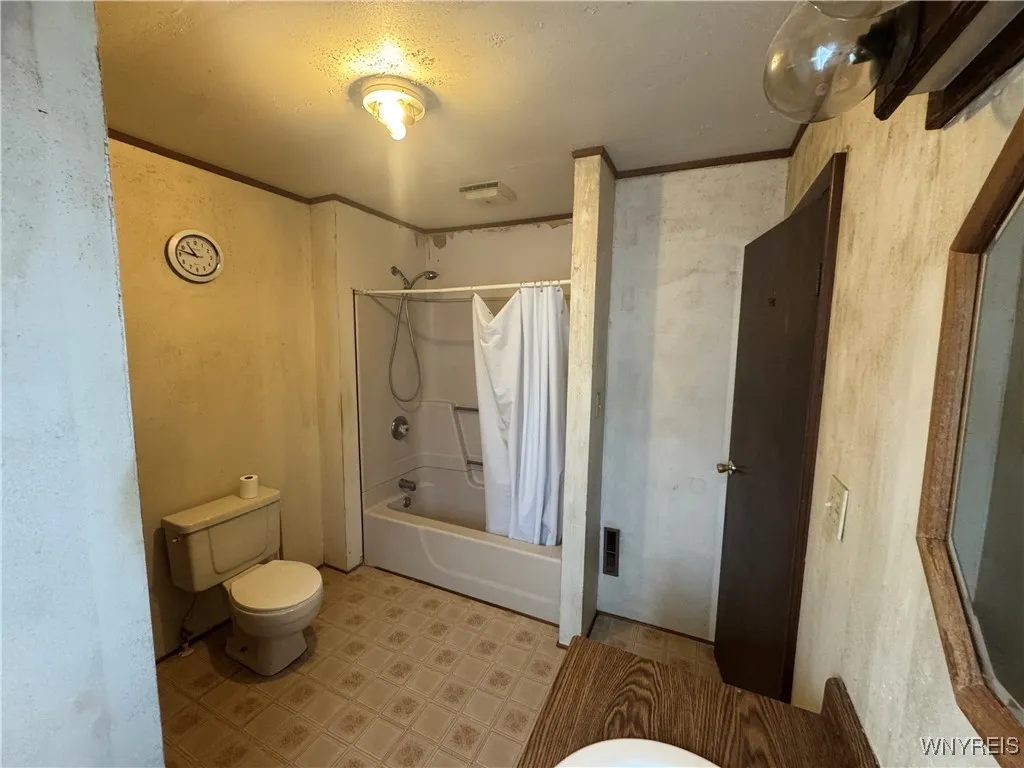 28 East Street, Gainesville, New York 14066, Gainesville, New York 14066, 4 Bedrooms Bedrooms, 9 Rooms Rooms,1 BathroomBathrooms,Residential,For Sale,28 East Street, Gainesville, New York 14066,0,B1650660