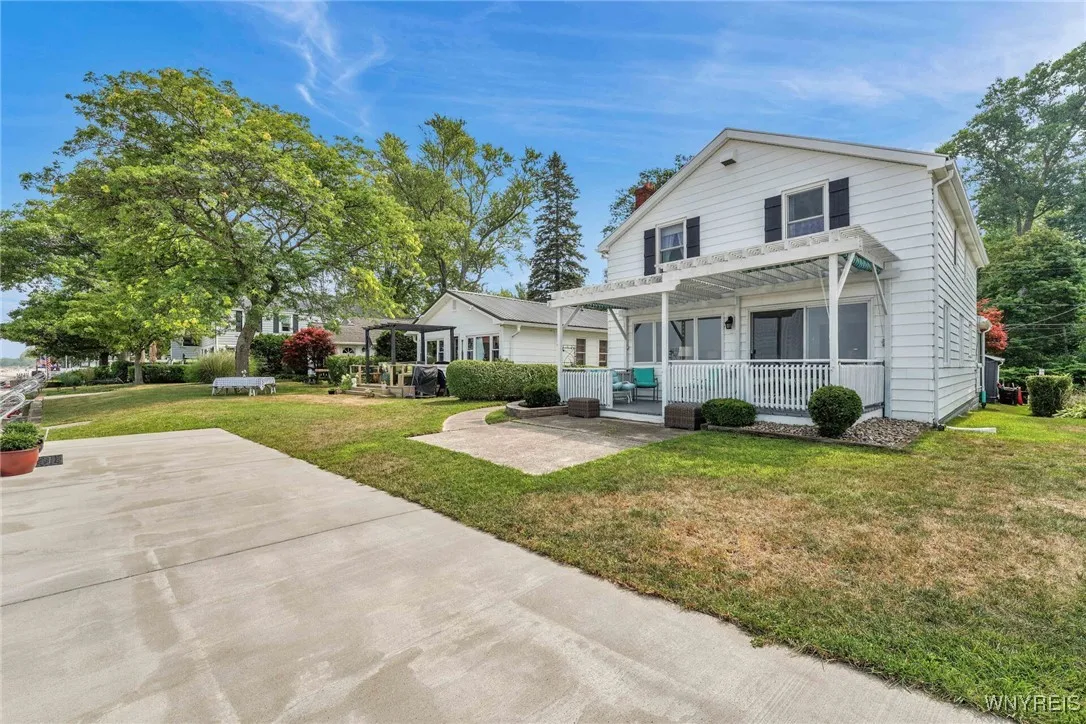 1160 Stewart Avenue, Hanover, New York 14136, Hanover, New York 14136, 5 Bedrooms Bedrooms, 9 Rooms Rooms,2 BathroomsBathrooms,Residential,For Sale,1160 Stewart Avenue, Hanover, New York 14136,0,B1650684