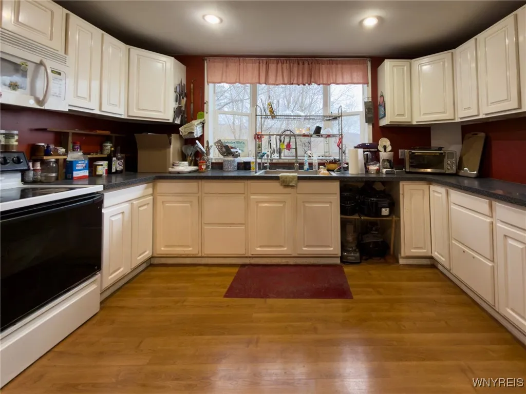 5527 East Creek Road, Wales, New York 14139, Wales, New York 14139, 3 Bedrooms Bedrooms, 6 Rooms Rooms,1 BathroomBathrooms,Residential,For Sale,5527 East Creek Road, Wales, New York 14139,0,B1650413