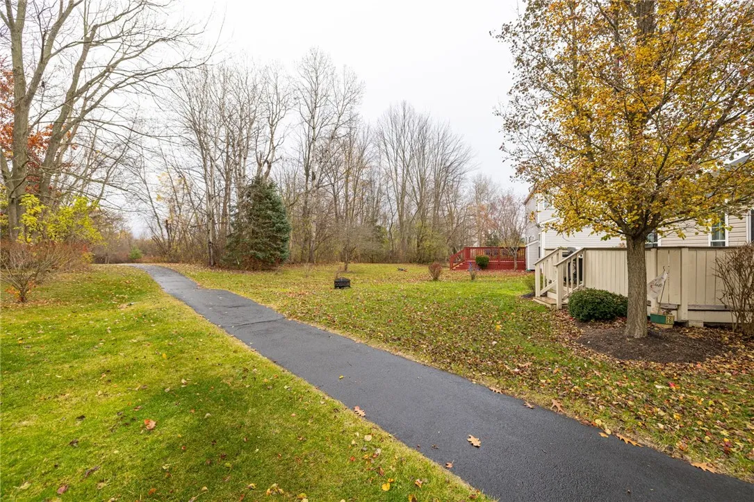 28 Osprey Drive, Henrietta, New York 14586, Henrietta, New York 14586, 3 Bedrooms Bedrooms, 7 Rooms Rooms,1 BathroomBathrooms,Residential,For Sale,28 Osprey Drive, Henrietta, New York 14586,0,R1650636