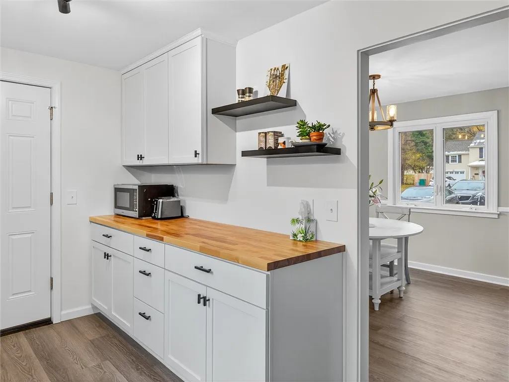 79 Mareeta Road, Gates, New York 14624, Gates, New York 14624, 3 Bedrooms Bedrooms, 7 Rooms Rooms,1 BathroomBathrooms,Residential,For Sale,79 Mareeta Road, Gates, New York 14624,0,R1650557