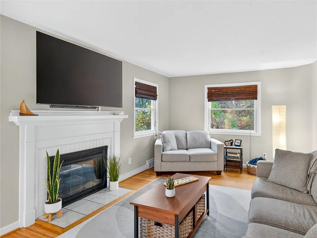 79 Mareeta Road, Gates, New York 14624, Gates, New York 14624, 3 Bedrooms Bedrooms, 7 Rooms Rooms,1 BathroomBathrooms,Residential,For Sale,79 Mareeta Road, Gates, New York 14624,0,R1650557
