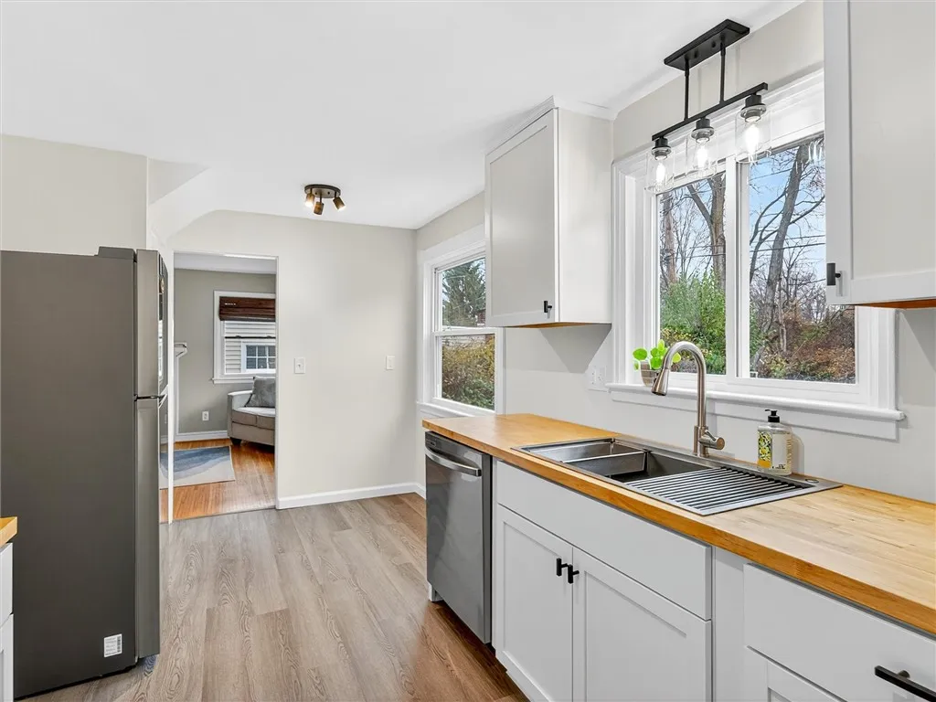 79 Mareeta Road, Gates, New York 14624, Gates, New York 14624, 3 Bedrooms Bedrooms, 7 Rooms Rooms,1 BathroomBathrooms,Residential,For Sale,79 Mareeta Road, Gates, New York 14624,0,R1650557