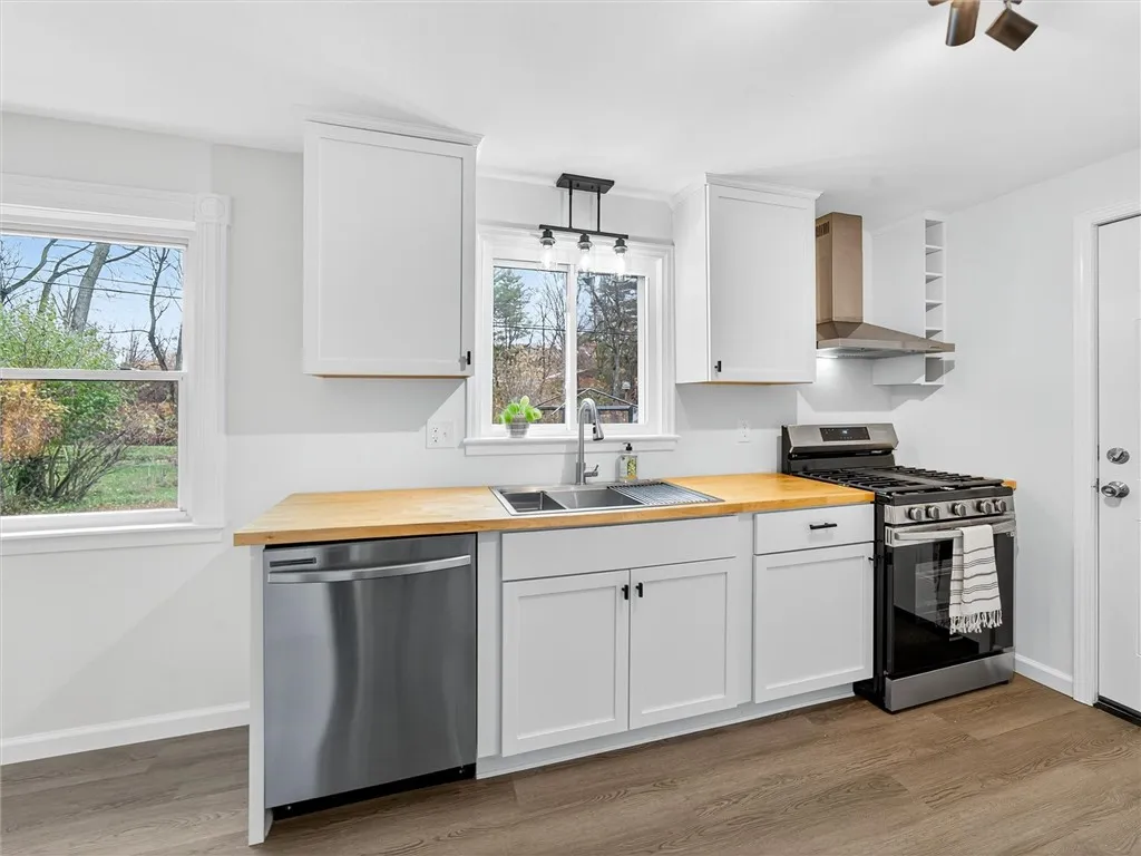 79 Mareeta Road, Gates, New York 14624, Gates, New York 14624, 3 Bedrooms Bedrooms, 7 Rooms Rooms,1 BathroomBathrooms,Residential,For Sale,79 Mareeta Road, Gates, New York 14624,0,R1650557