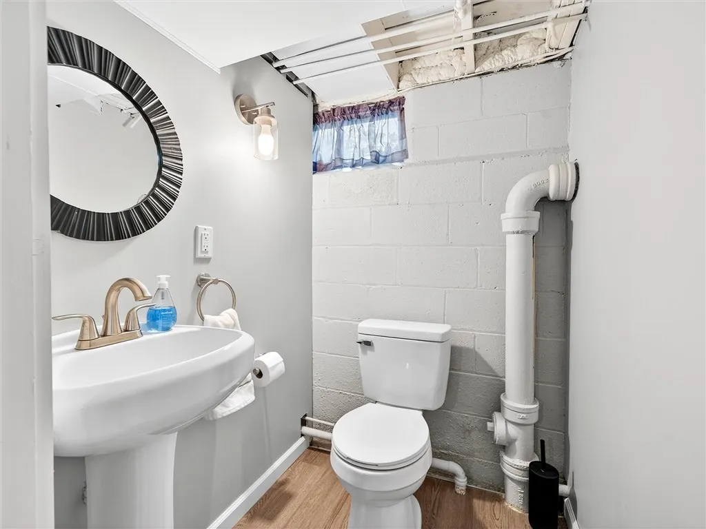 79 Mareeta Road, Gates, New York 14624, Gates, New York 14624, 3 Bedrooms Bedrooms, 7 Rooms Rooms,1 BathroomBathrooms,Residential,For Sale,79 Mareeta Road, Gates, New York 14624,0,R1650557