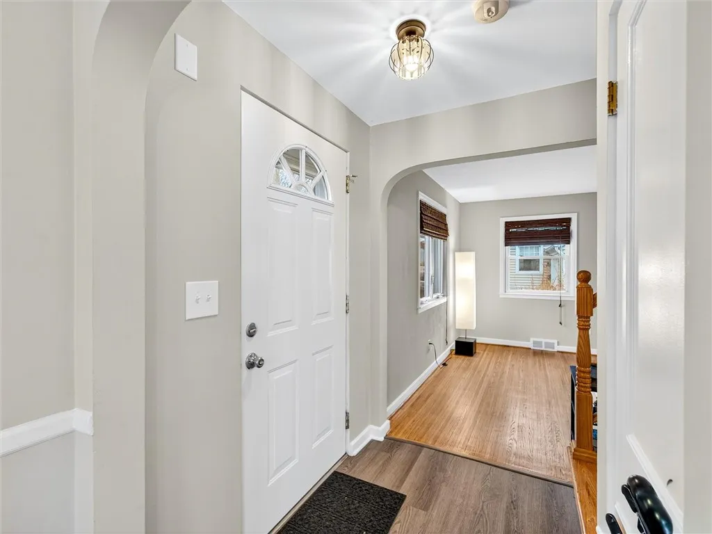 79 Mareeta Road, Gates, New York 14624, Gates, New York 14624, 3 Bedrooms Bedrooms, 7 Rooms Rooms,1 BathroomBathrooms,Residential,For Sale,79 Mareeta Road, Gates, New York 14624,0,R1650557