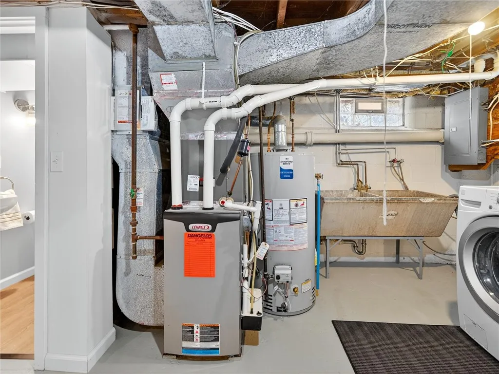 79 Mareeta Road, Gates, New York 14624, Gates, New York 14624, 3 Bedrooms Bedrooms, 7 Rooms Rooms,1 BathroomBathrooms,Residential,For Sale,79 Mareeta Road, Gates, New York 14624,0,R1650557