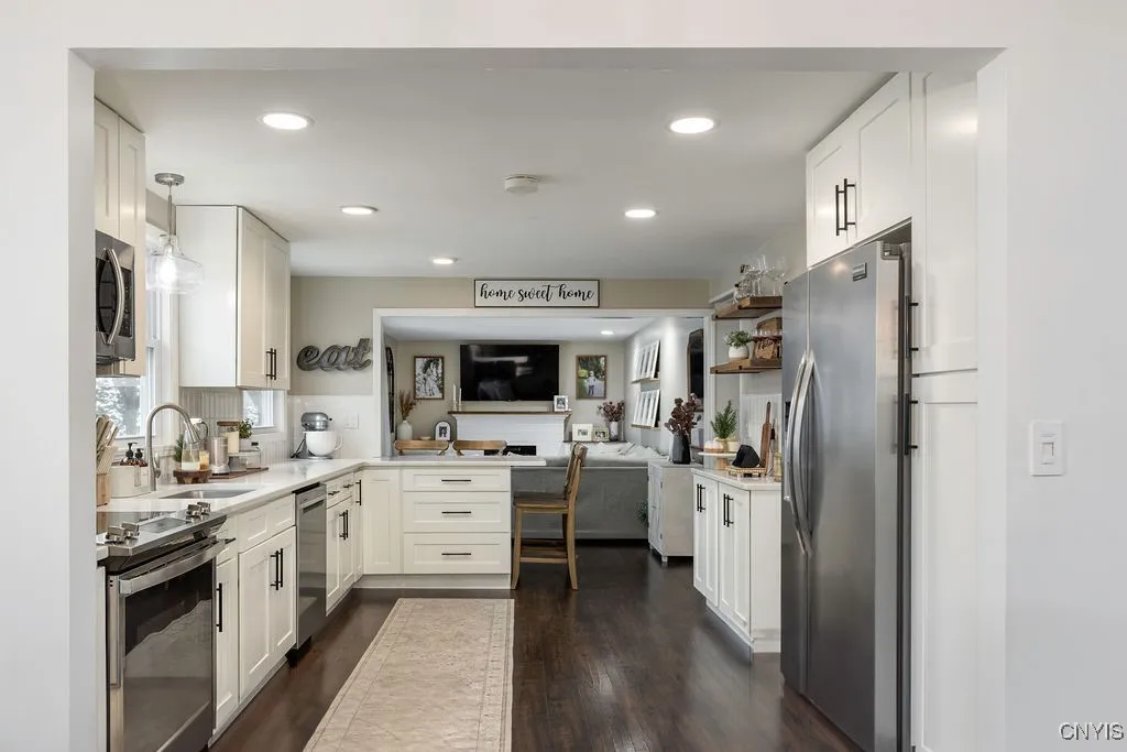 4265 Inverrary Drive, Clay, New York 13090, Clay, New York 13090, 3 Bedrooms Bedrooms, 8 Rooms Rooms,2 BathroomsBathrooms,Residential,For Sale,4265 Inverrary Drive, Clay, New York 13090,0,S1649713