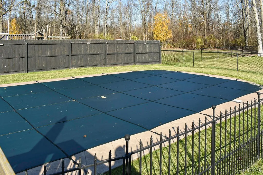 4265 Inverrary Drive, Clay, New York 13090, Clay, New York 13090, 3 Bedrooms Bedrooms, 8 Rooms Rooms,2 BathroomsBathrooms,Residential,For Sale,4265 Inverrary Drive, Clay, New York 13090,0,S1649713