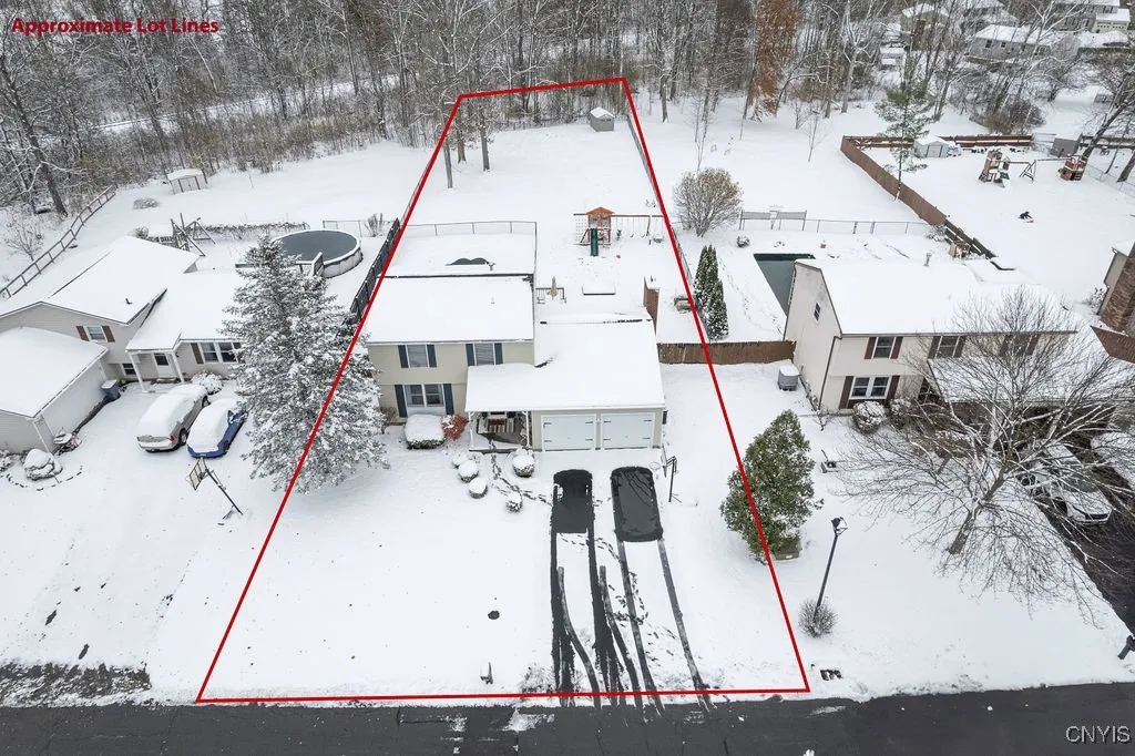 4265 Inverrary Drive, Clay, New York 13090, Clay, New York 13090, 3 Bedrooms Bedrooms, 8 Rooms Rooms,2 BathroomsBathrooms,Residential,For Sale,4265 Inverrary Drive, Clay, New York 13090,0,S1649713