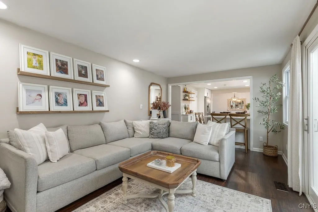 4265 Inverrary Drive, Clay, New York 13090, Clay, New York 13090, 3 Bedrooms Bedrooms, 8 Rooms Rooms,2 BathroomsBathrooms,Residential,For Sale,4265 Inverrary Drive, Clay, New York 13090,0,S1649713