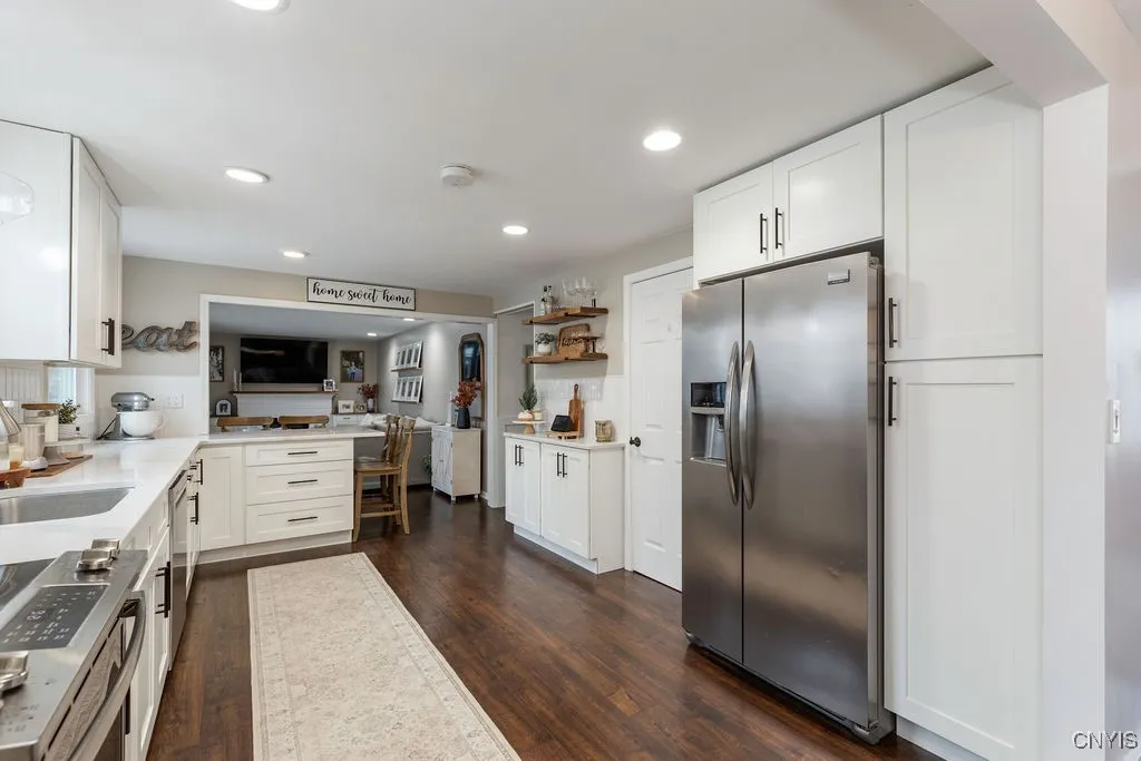 4265 Inverrary Drive, Clay, New York 13090, Clay, New York 13090, 3 Bedrooms Bedrooms, 8 Rooms Rooms,2 BathroomsBathrooms,Residential,For Sale,4265 Inverrary Drive, Clay, New York 13090,0,S1649713