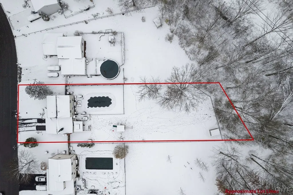 4265 Inverrary Drive, Clay, New York 13090, Clay, New York 13090, 3 Bedrooms Bedrooms, 8 Rooms Rooms,2 BathroomsBathrooms,Residential,For Sale,4265 Inverrary Drive, Clay, New York 13090,0,S1649713