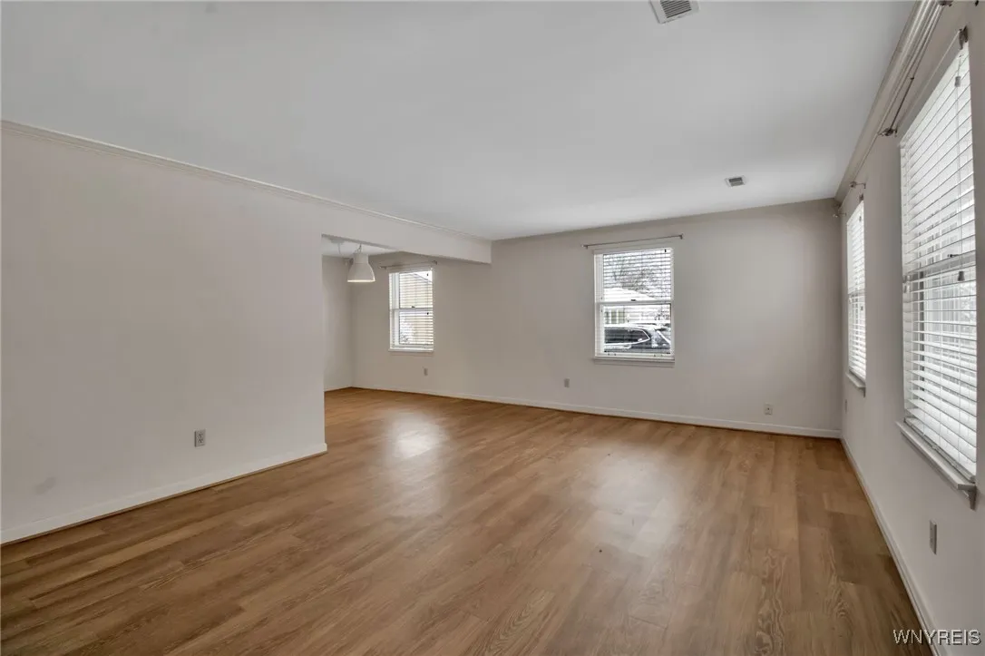 4 The Common, Lockport City, New York 14094, Lockport City, New York 14094, 3 Bedrooms Bedrooms, 7 Rooms Rooms,1 BathroomBathrooms,Residential,For Sale,4 The Common, Lockport City, New York 14094,0,B1650480