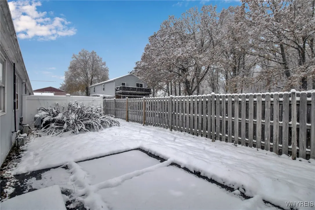 4 The Common, Lockport City, New York 14094, Lockport City, New York 14094, 3 Bedrooms Bedrooms, 7 Rooms Rooms,1 BathroomBathrooms,Residential,For Sale,4 The Common, Lockport City, New York 14094,0,B1650480