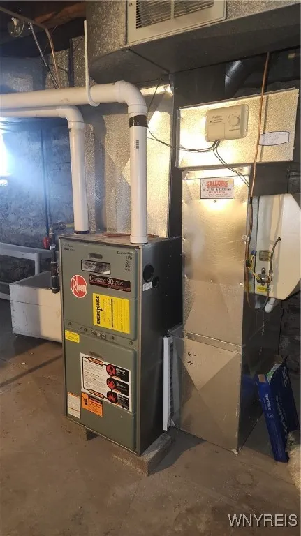 24 South Main Street, Batavia City, New York 14020, Batavia City, New York 14020, 4 Bedrooms Bedrooms, 8 Rooms Rooms,1 BathroomBathrooms,Residential,For Sale,24 South Main Street, Batavia City, New York 14020,0,B1649532