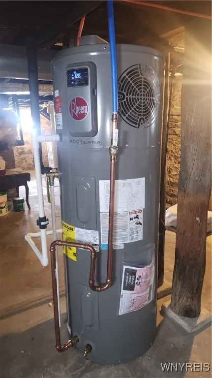 24 South Main Street, Batavia City, New York 14020, Batavia City, New York 14020, 4 Bedrooms Bedrooms, 8 Rooms Rooms,1 BathroomBathrooms,Residential,For Sale,24 South Main Street, Batavia City, New York 14020,0,B1649532