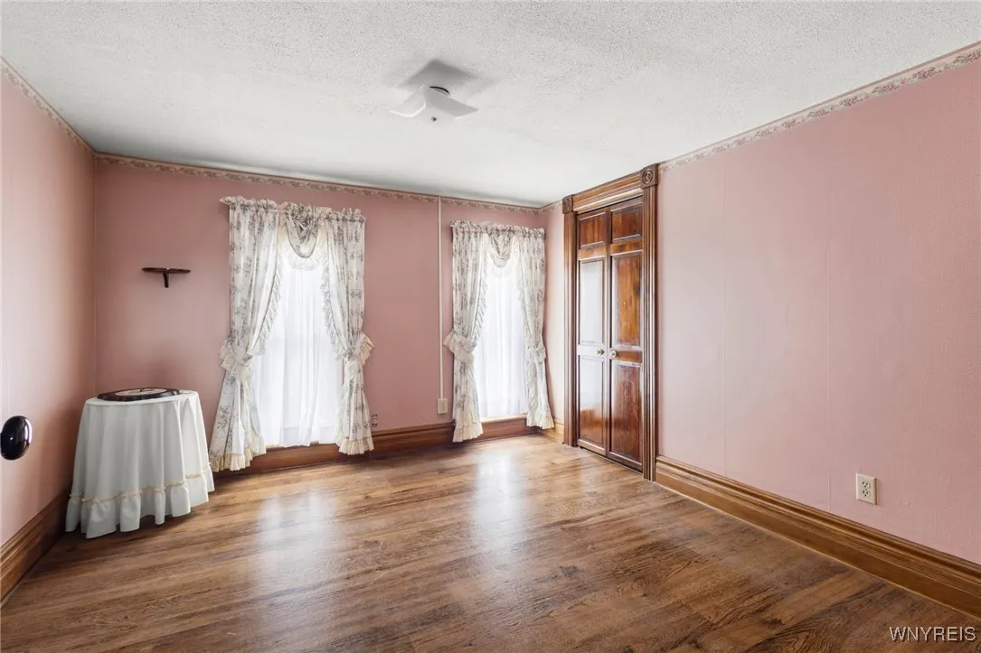 24 South Main Street, Batavia City, New York 14020, Batavia City, New York 14020, 4 Bedrooms Bedrooms, 8 Rooms Rooms,1 BathroomBathrooms,Residential,For Sale,24 South Main Street, Batavia City, New York 14020,0,B1649532