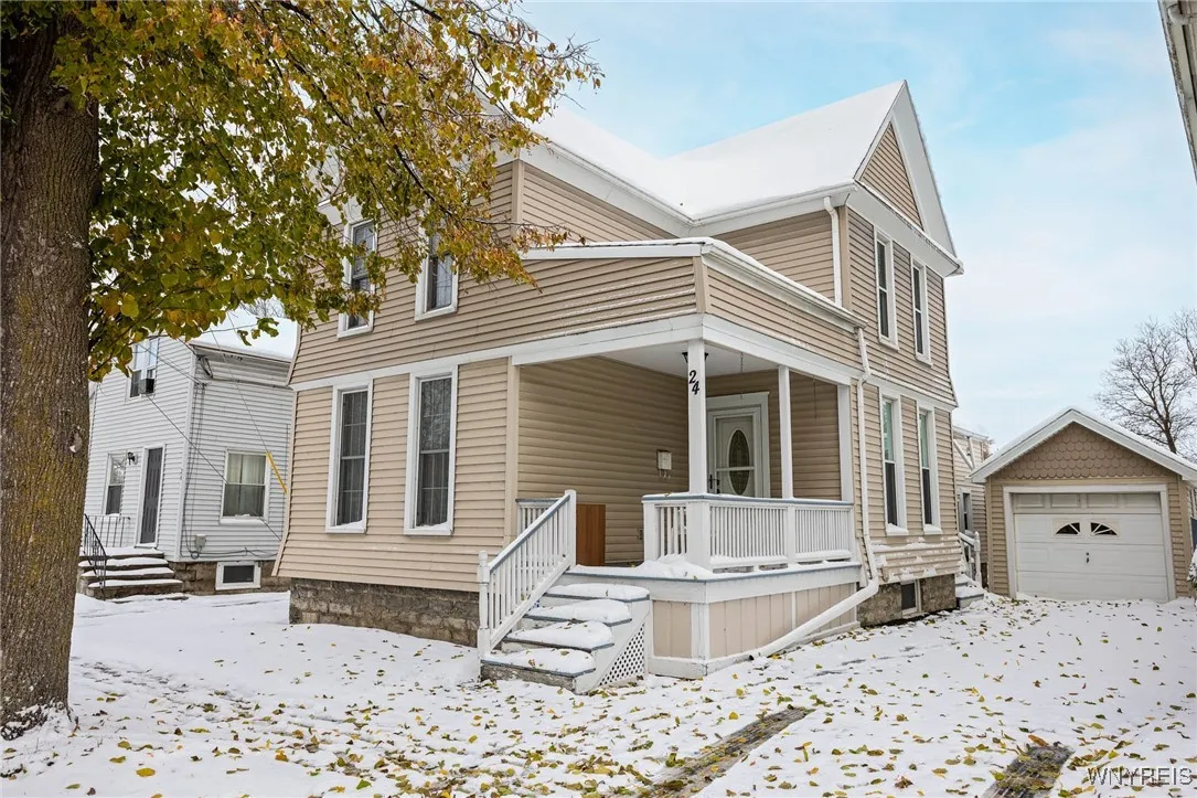 24 South Main Street, Batavia City, New York 14020, Batavia City, New York 14020, 4 Bedrooms Bedrooms, 8 Rooms Rooms,1 BathroomBathrooms,Residential,For Sale,24 South Main Street, Batavia City, New York 14020,0,B1649532