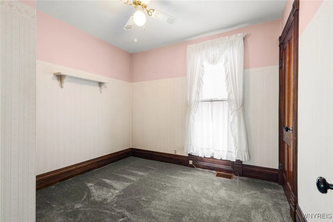 24 South Main Street, Batavia City, New York 14020, Batavia City, New York 14020, 4 Bedrooms Bedrooms, 8 Rooms Rooms,1 BathroomBathrooms,Residential,For Sale,24 South Main Street, Batavia City, New York 14020,0,B1649532