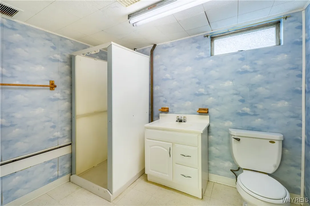 32 Barlow Avenue, Lackawanna, New York 14218, Lackawanna, New York 14218, 3 Bedrooms Bedrooms, 7 Rooms Rooms,2 BathroomsBathrooms,Residential,For Sale,32 Barlow Avenue, Lackawanna, New York 14218,0,B1649724