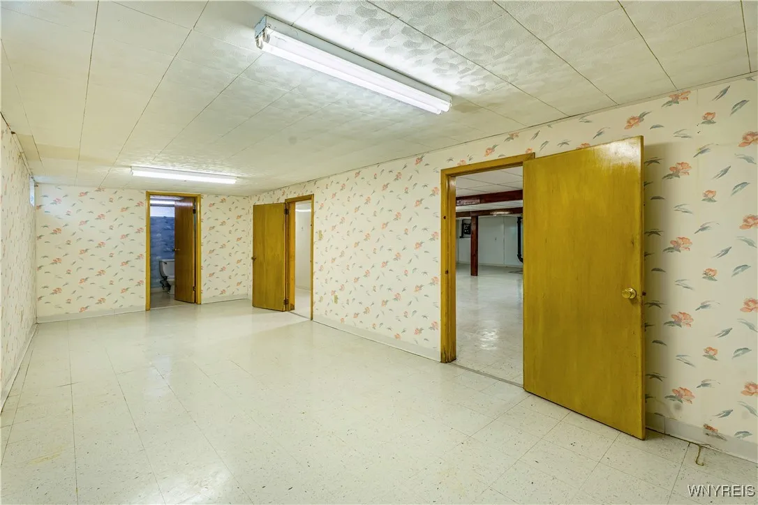 32 Barlow Avenue, Lackawanna, New York 14218, Lackawanna, New York 14218, 3 Bedrooms Bedrooms, 7 Rooms Rooms,2 BathroomsBathrooms,Residential,For Sale,32 Barlow Avenue, Lackawanna, New York 14218,0,B1649724