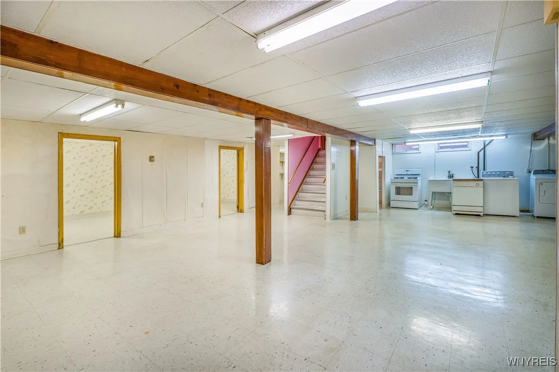 32 Barlow Avenue, Lackawanna, New York 14218, Lackawanna, New York 14218, 3 Bedrooms Bedrooms, 7 Rooms Rooms,2 BathroomsBathrooms,Residential,For Sale,32 Barlow Avenue, Lackawanna, New York 14218,0,B1649724