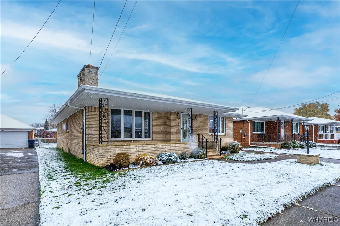 32 Barlow Avenue, Lackawanna, New York 14218, Lackawanna, New York 14218, 3 Bedrooms Bedrooms, 7 Rooms Rooms,2 BathroomsBathrooms,Residential,For Sale,32 Barlow Avenue, Lackawanna, New York 14218,0,B1649724